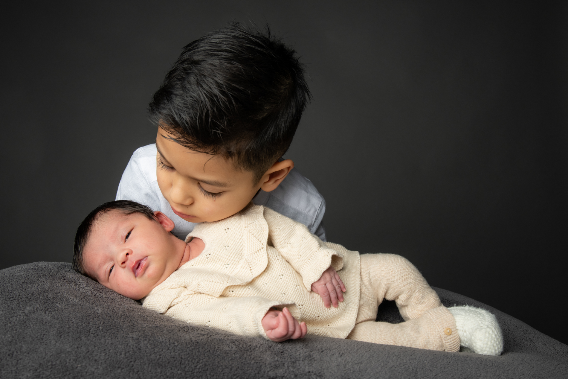 photo naissance studio grand frère