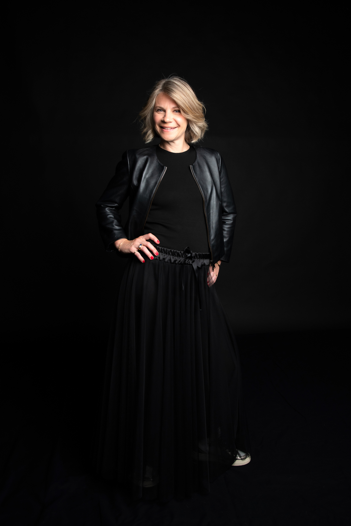 cecile cayon-celine-black ones-lyon-17 portrait plein pied studio