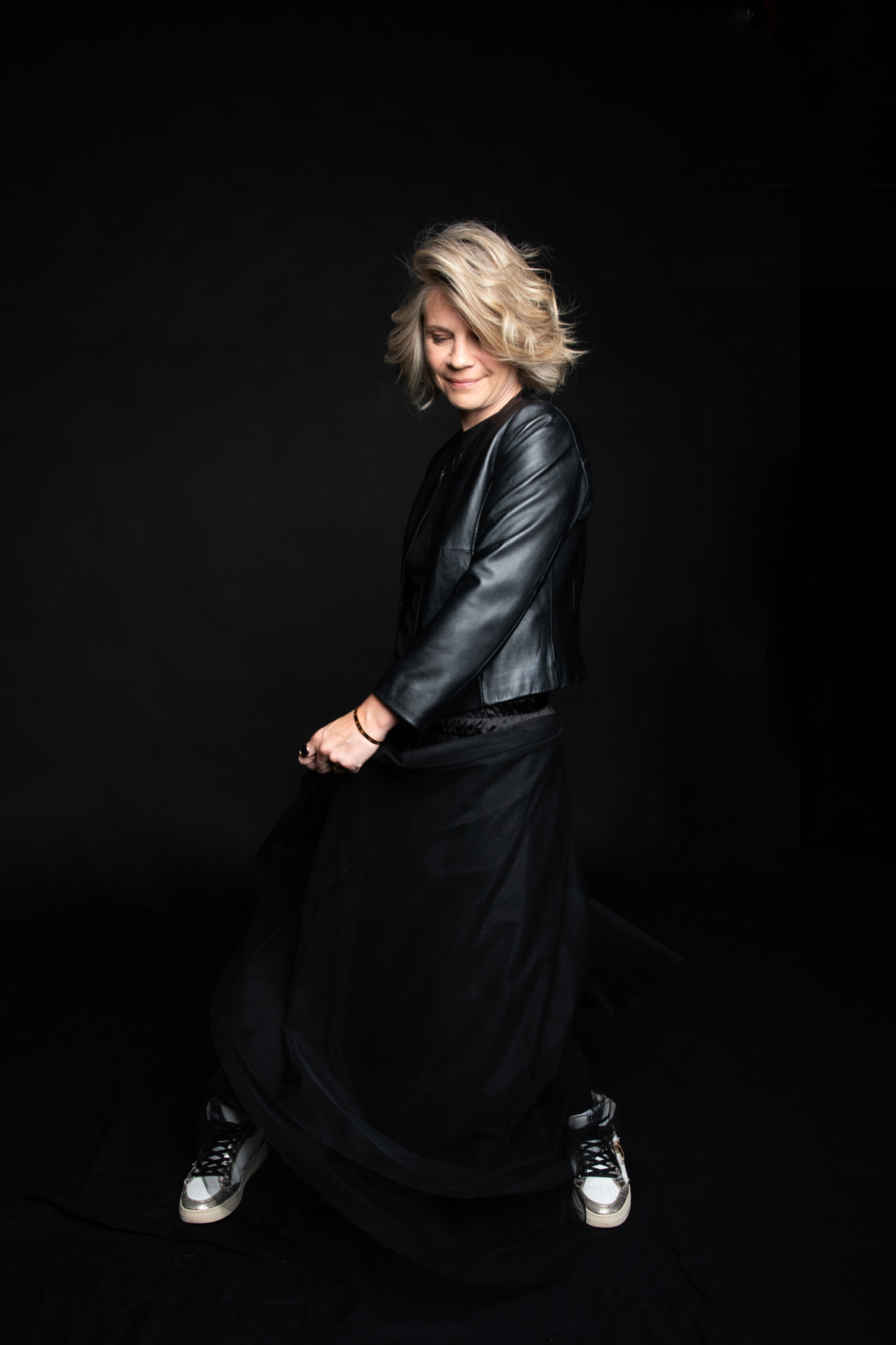 cecile cayon-celine-black ones-lyon-60 portrait studio